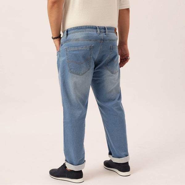 Men Faded Blue Comfort Fit Jeans in -