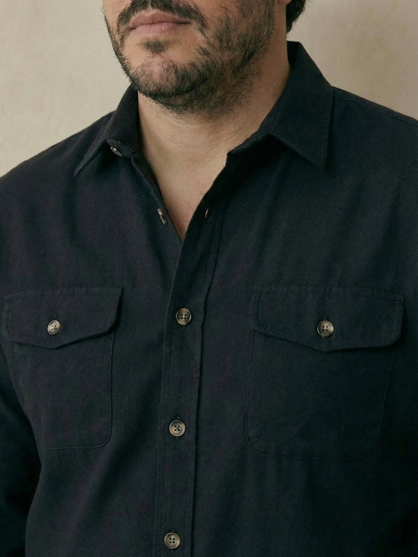 Double Pocket Poplin Solid Shirt in Black