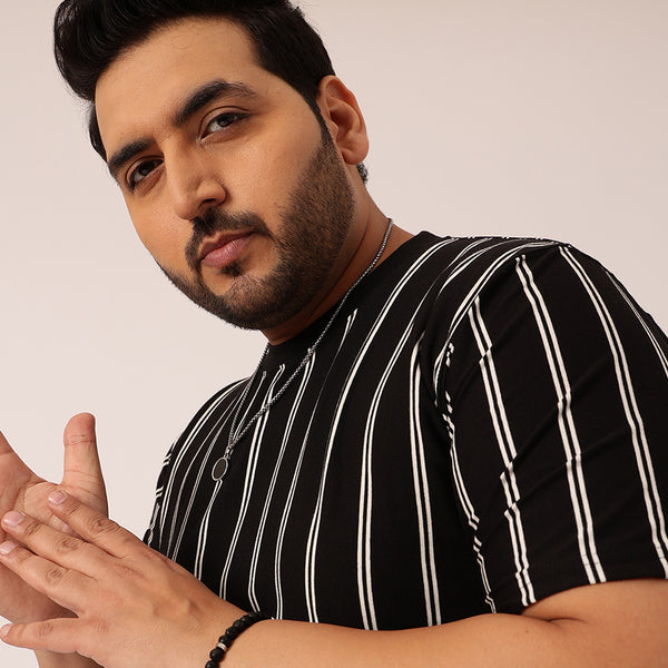 Black white Stripe Premium Round Neck T-shirt in Black